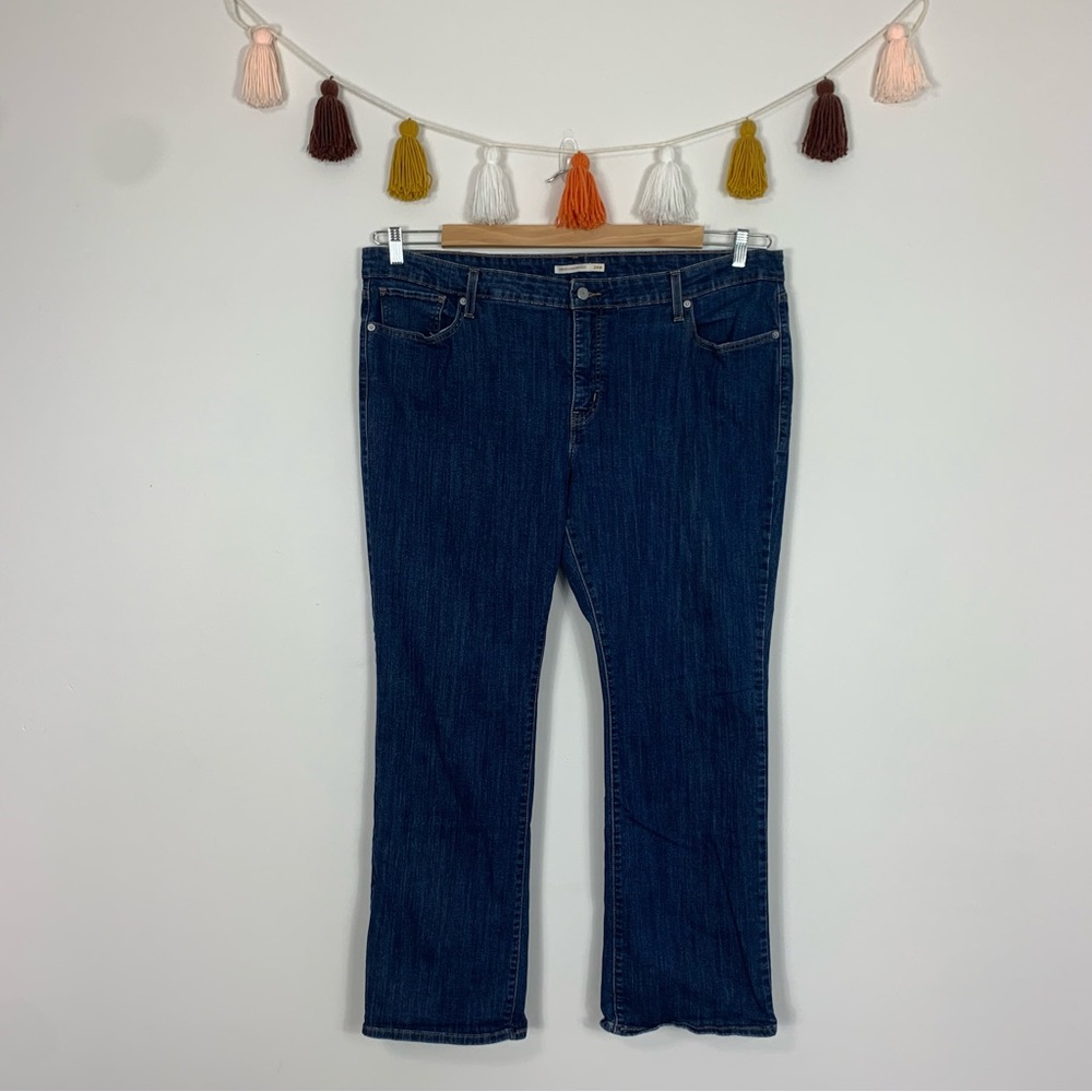 Levi’s 415 Relaxed Bootcut Medium Wash Jeans 24W
